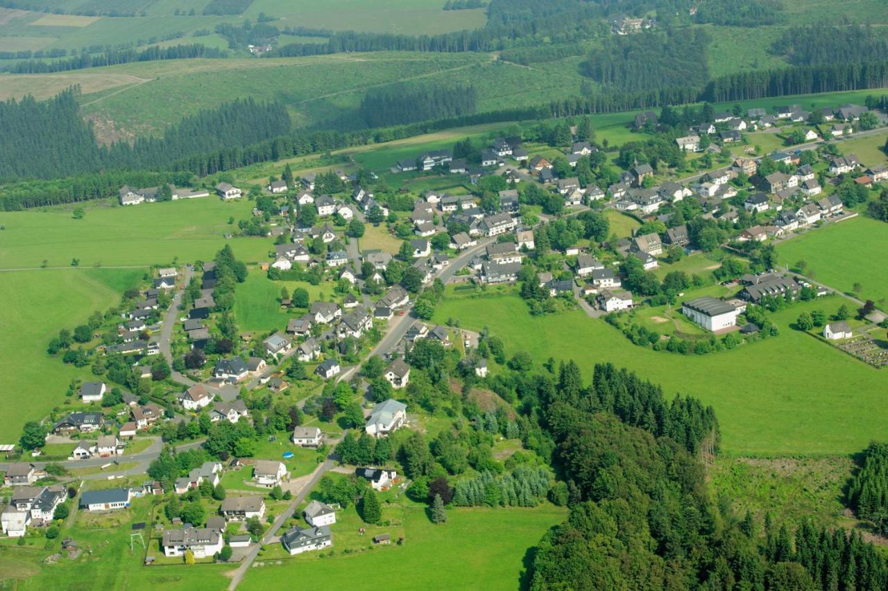 ヴィンターベルク Ferienhaus Astenblick - Ideal Fuer Weihnachtsfeiern Und Familienfeiern Bietet Schlafplaetze Fuer Bis Zu 35 Personenヴィラ エクステリア 写真